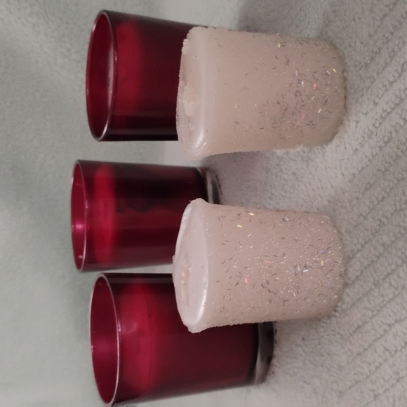 Set of 6 Holiday Tea Candle Holders and 2 candles - Picture 2 of 7